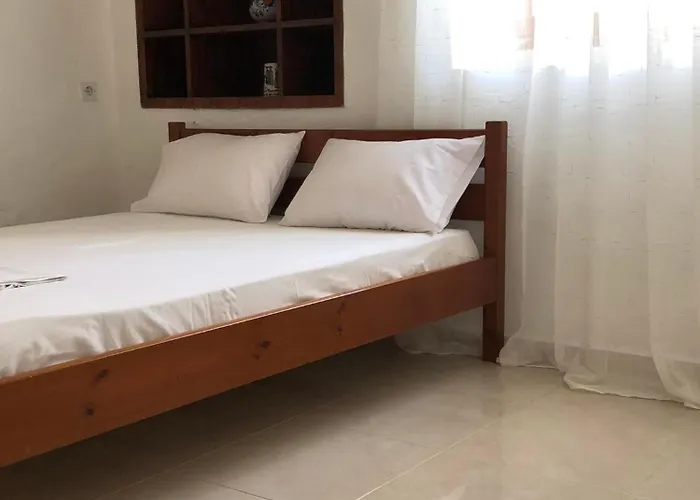 Michael&Marika\'S Traditional House